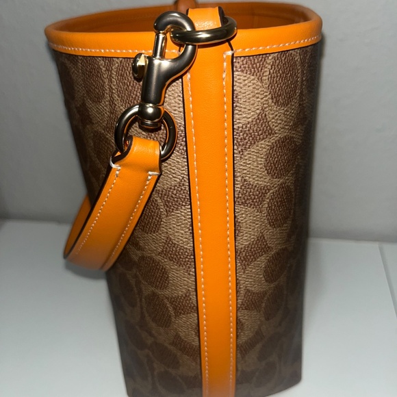 Coach City Bucket Bag (Tan Signature Canvas/Mandarin) - Picture 3 of 4